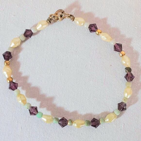 Dainty Beaded Bracelet Multicolor Multishape Stones - Picture 6 of 10